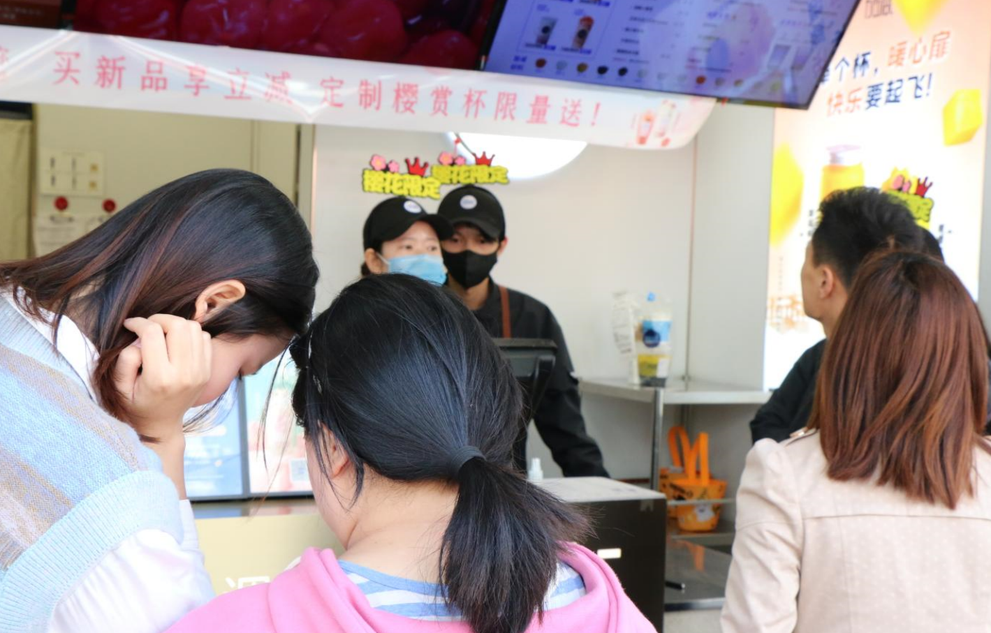 完美真人奶茶：一家奶茶店的发展需要重点关注哪两个问题